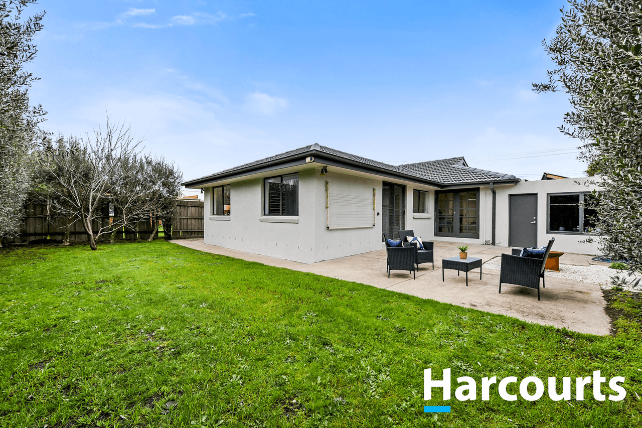 15 Neasham Drive, DANDENONG NORTH, VIC 3175