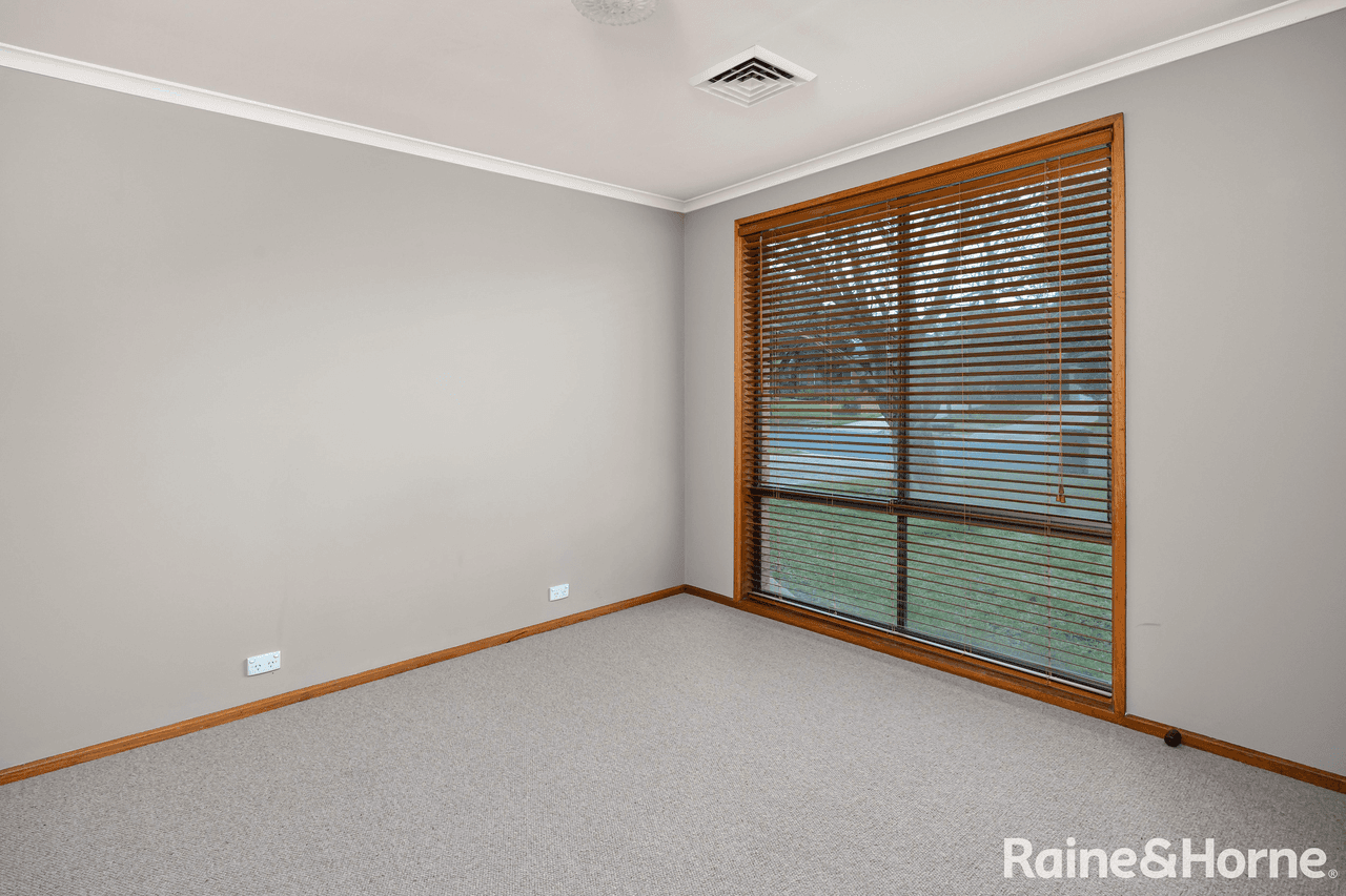 25 Fraser Street, MOUNT AUSTIN, NSW 2650