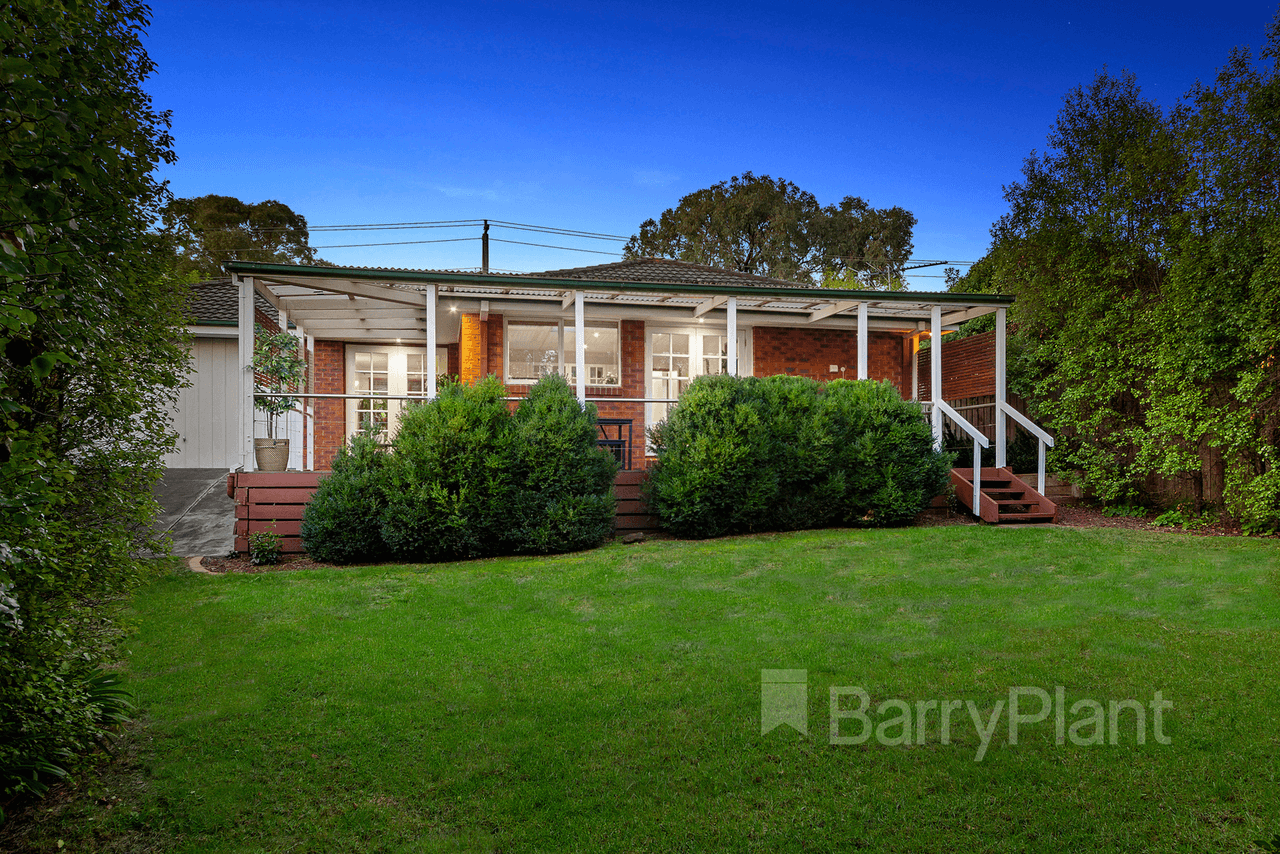 122 Langdale Drive, Croydon Hills, VIC 3136