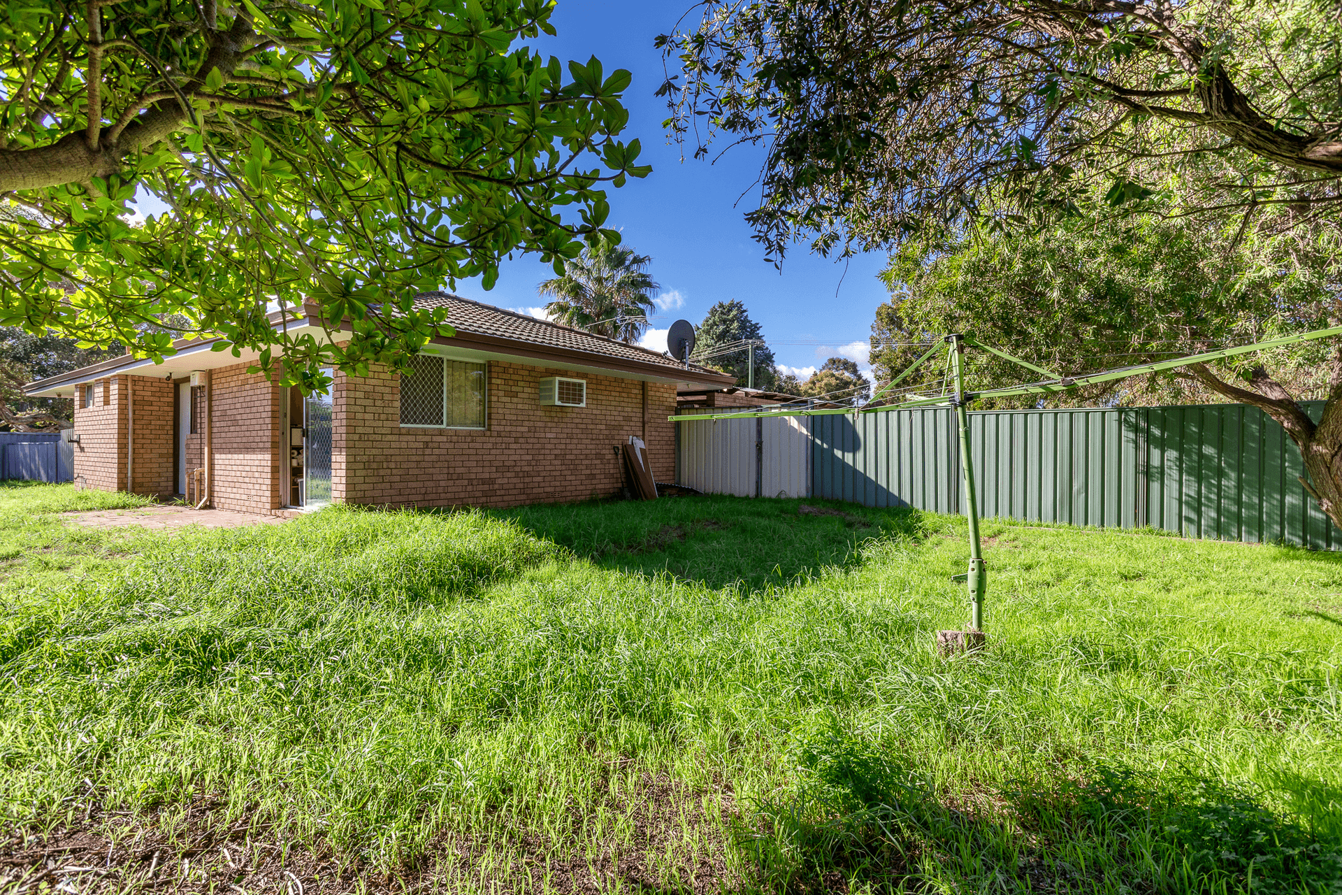 1 Cronin Place, Armadale, WA 6112