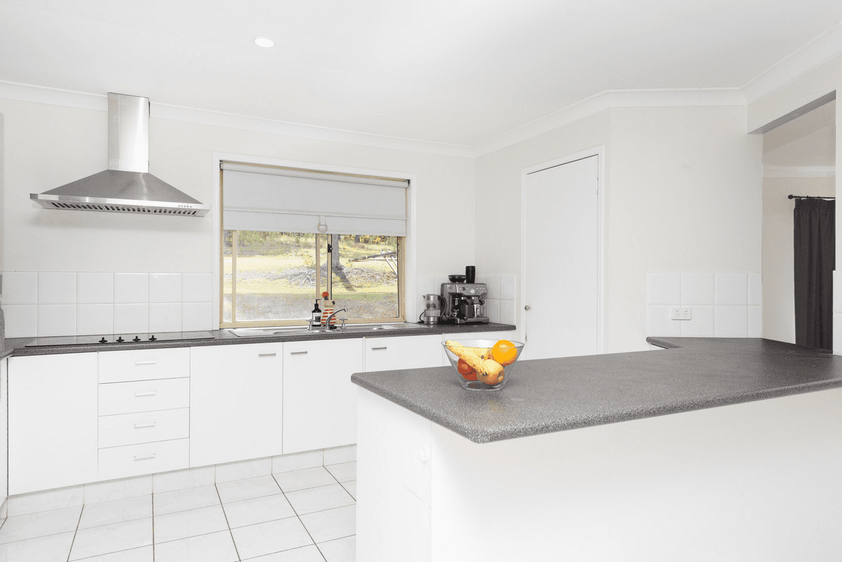 6 Philben Drive, ORMEAU, QLD 4208