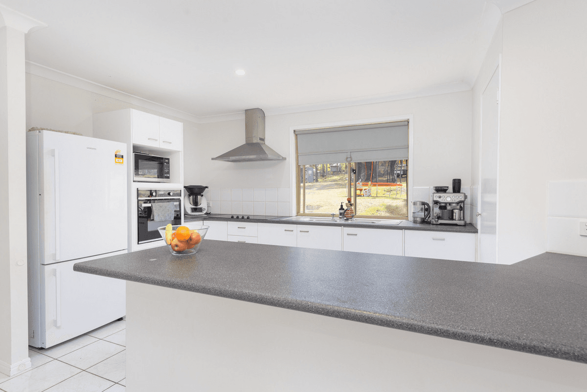 6 Philben Drive, ORMEAU, QLD 4208