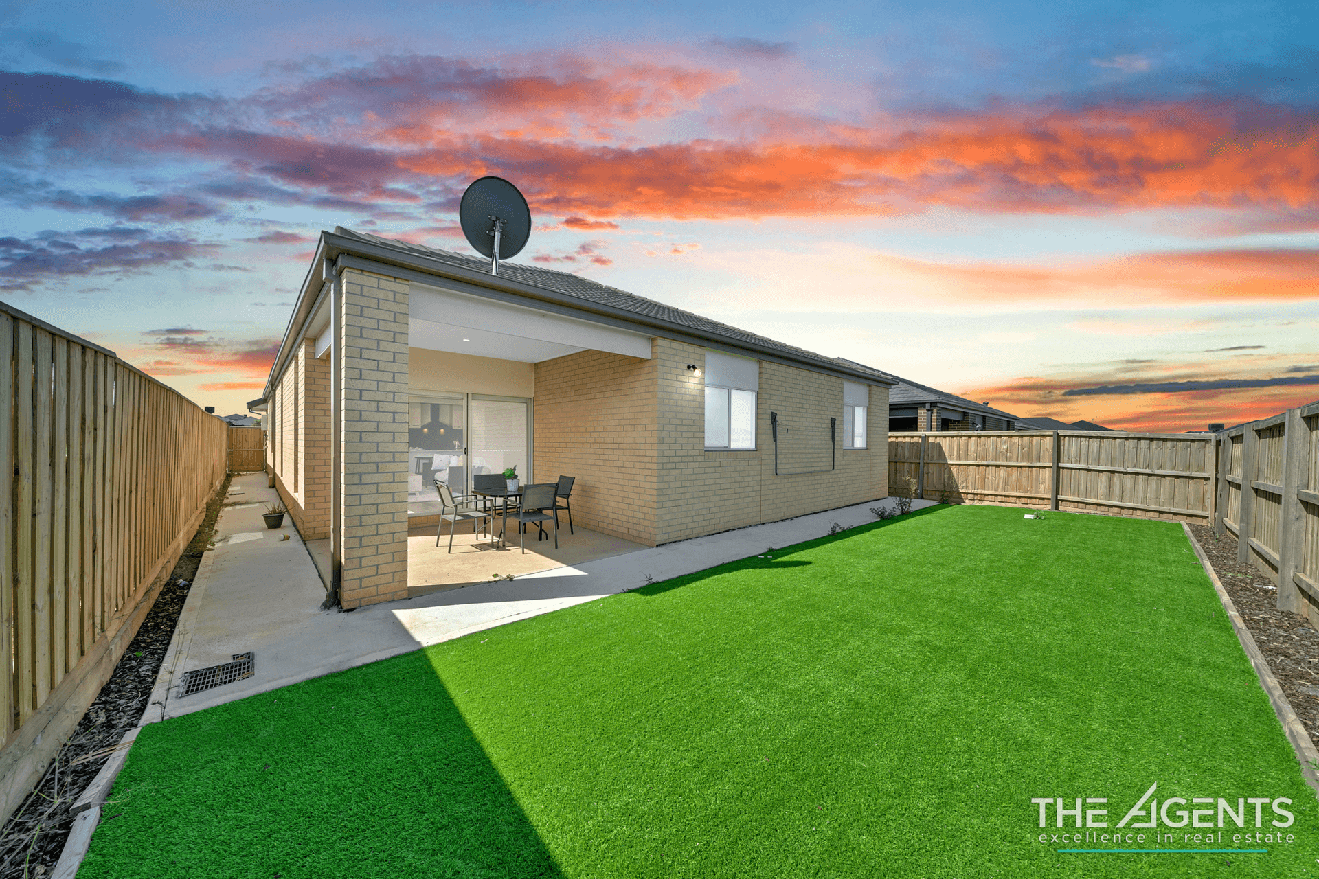 11 Gairdner Street, Manor Lakes, VIC 3024