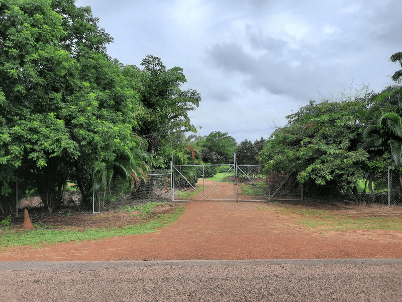 100 Tobin Road, HOWARD SPRINGS, NT 0835