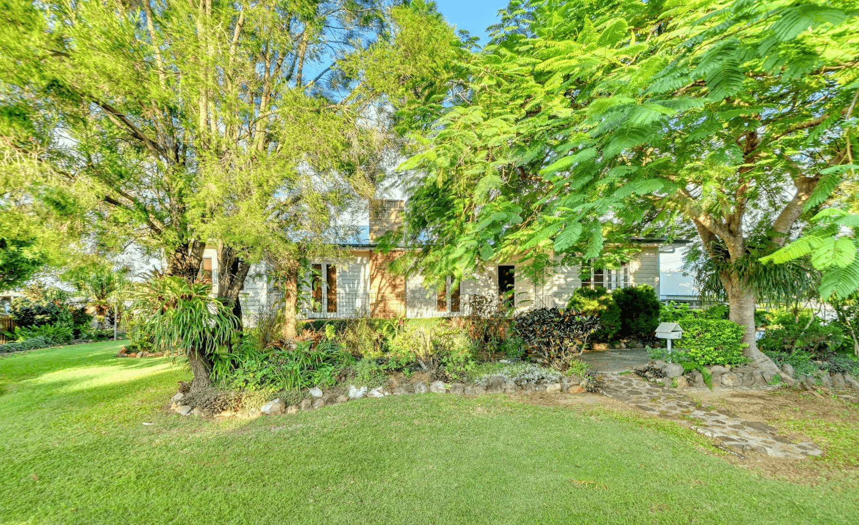 2 Abbey Street, EASTERN HEIGHTS, QLD 4305