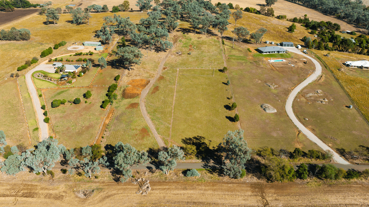 42 Beatrice Road, BURRUMBUTTOCK, NSW 2642