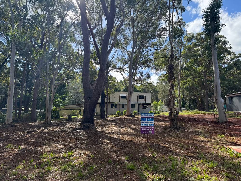 59 Villa Wood Road, RUSSELL ISLAND, QLD 4184