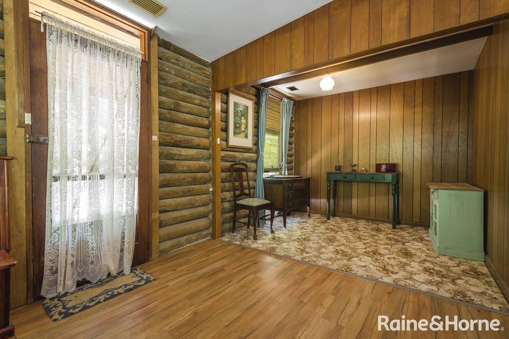 1 Christopher Crescent, WOODEND, VIC 3442