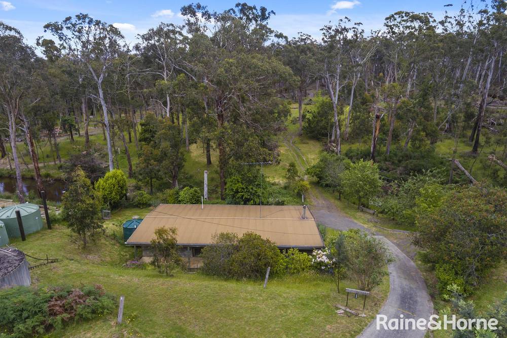 1 Christopher Crescent, WOODEND, VIC 3442