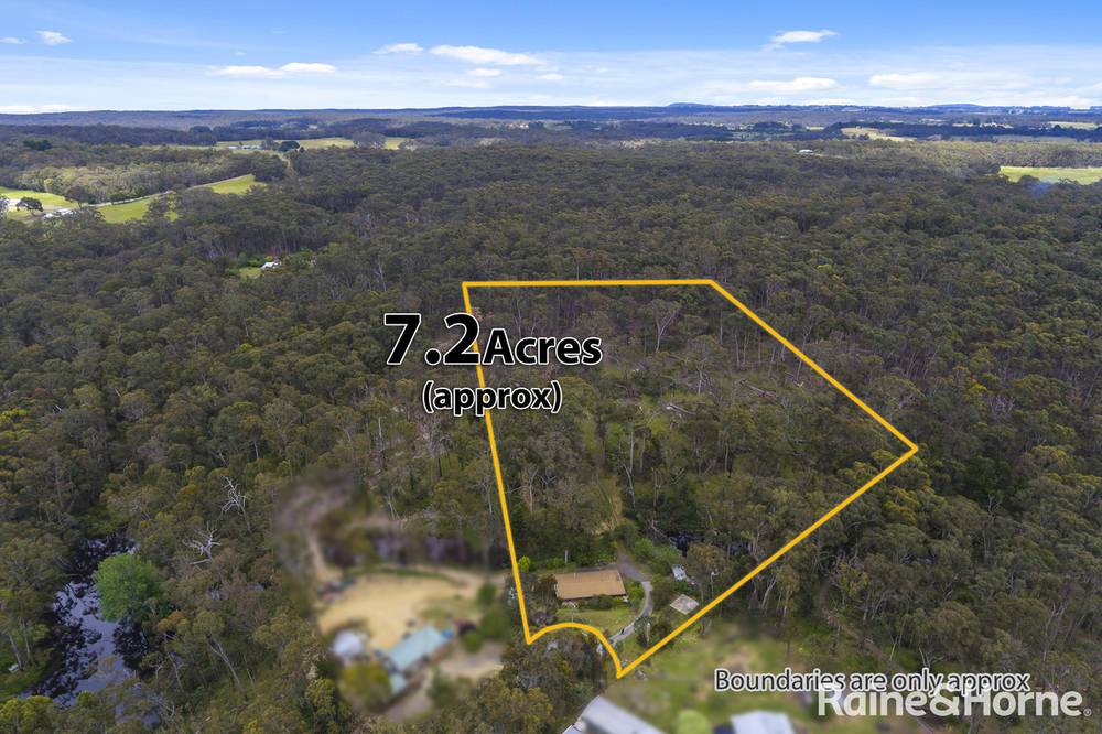 1 Christopher Crescent, WOODEND, VIC 3442