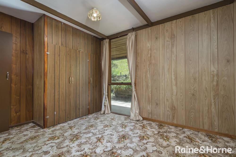 1 Christopher Crescent, WOODEND, VIC 3442