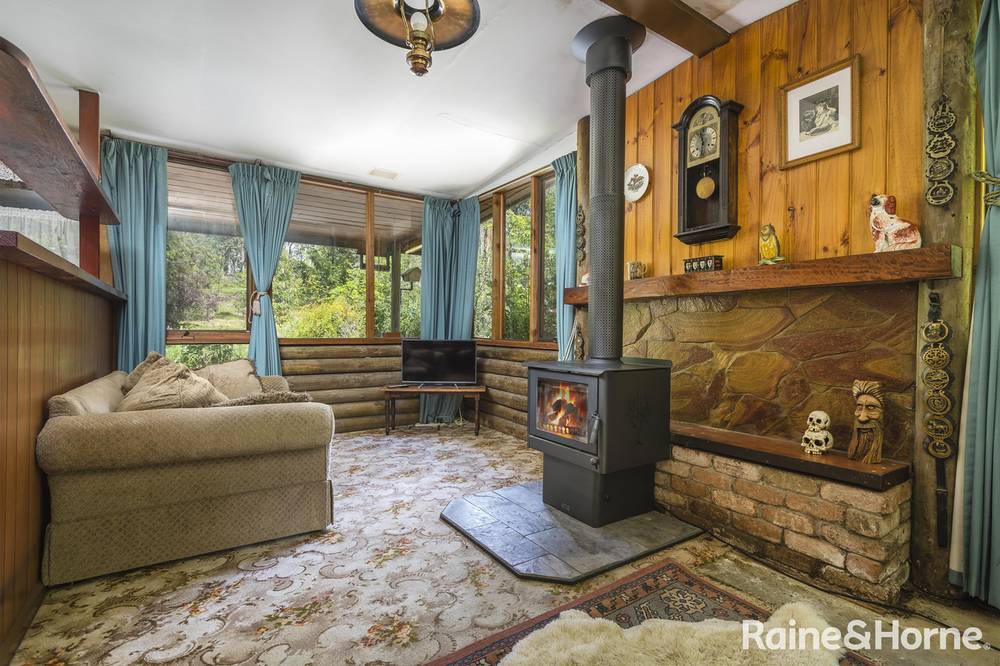 1 Christopher Crescent, WOODEND, VIC 3442