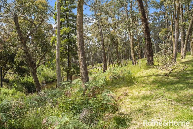 1 Christopher Crescent, WOODEND, VIC 3442