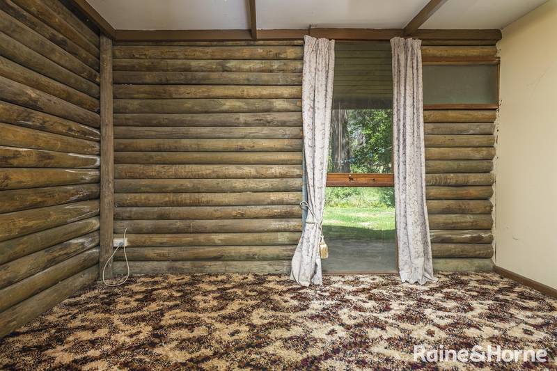 1 Christopher Crescent, WOODEND, VIC 3442