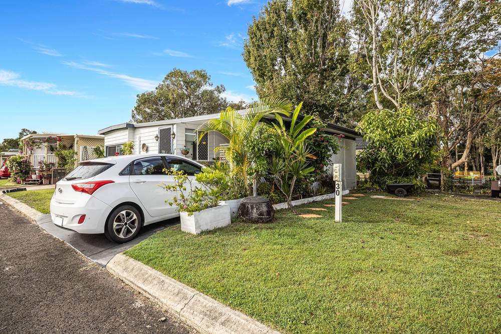 Villa 201/1-25 Fifth Avenue, Bongaree, Qld 4507