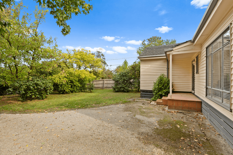 35 Lyons Road, CROYDON NORTH, VIC 3136