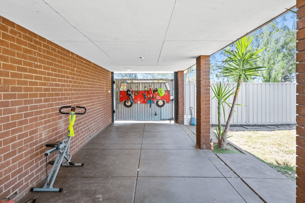 12 Poplar Court, Forrestfield, WA 6058