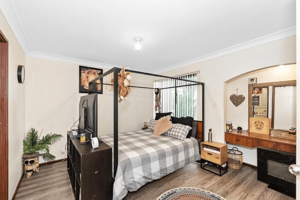 12 Poplar Court, Forrestfield, WA 6058