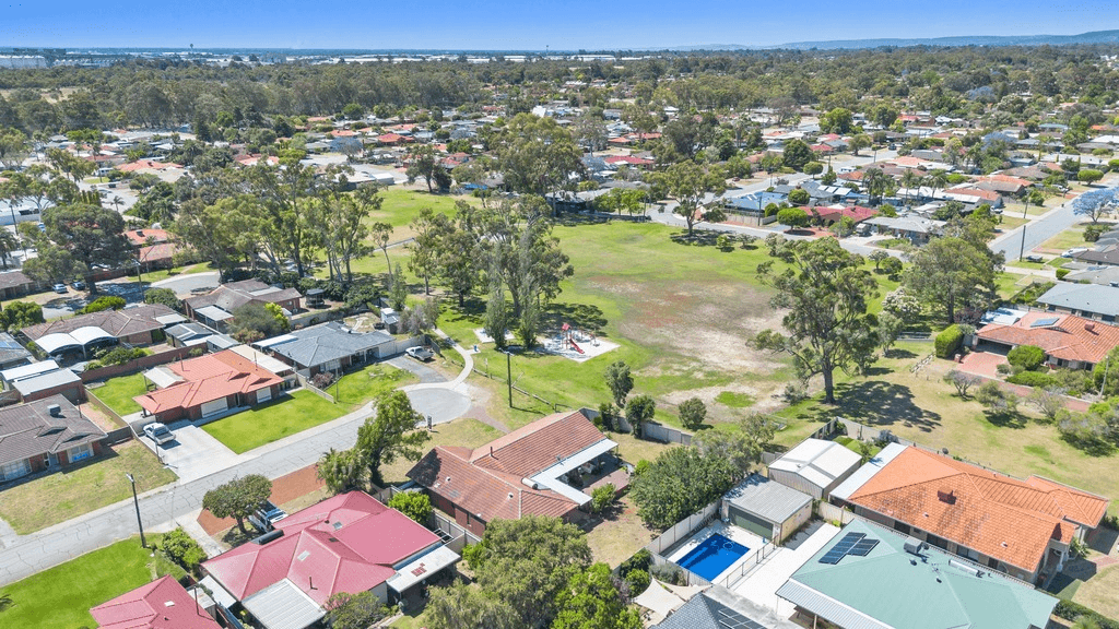 12 Poplar Court, Forrestfield, WA 6058