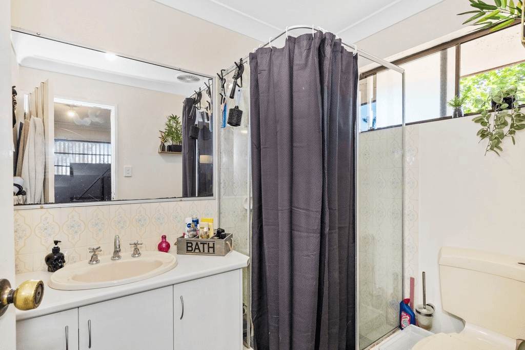 12 Poplar Court, Forrestfield, WA 6058