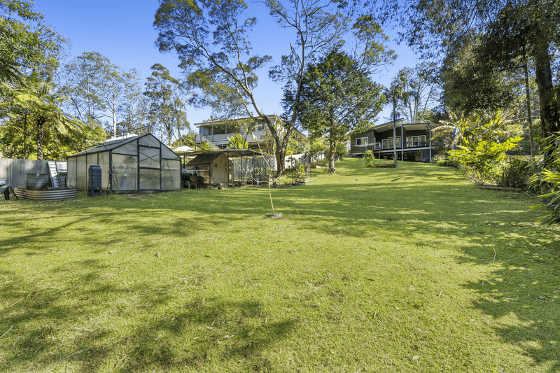 33 Lloyds Road, SPRINGBROOK, QLD 4213