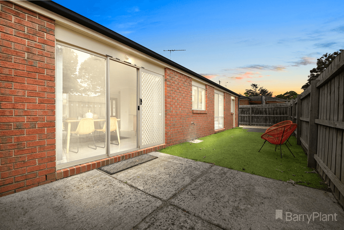 2/11 King Street, Pakenham, VIC 3810