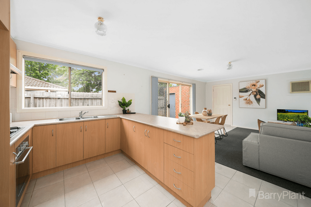 2/11 King Street, Pakenham, VIC 3810