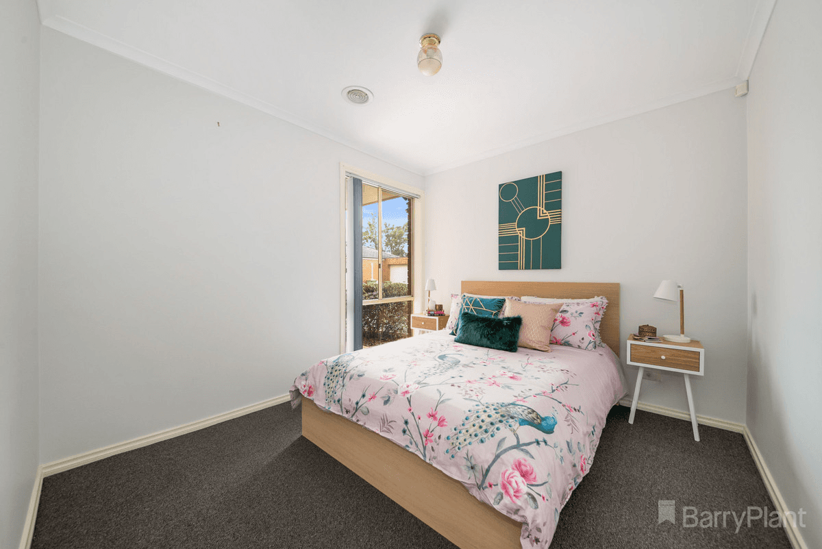 2/11 King Street, Pakenham, VIC 3810