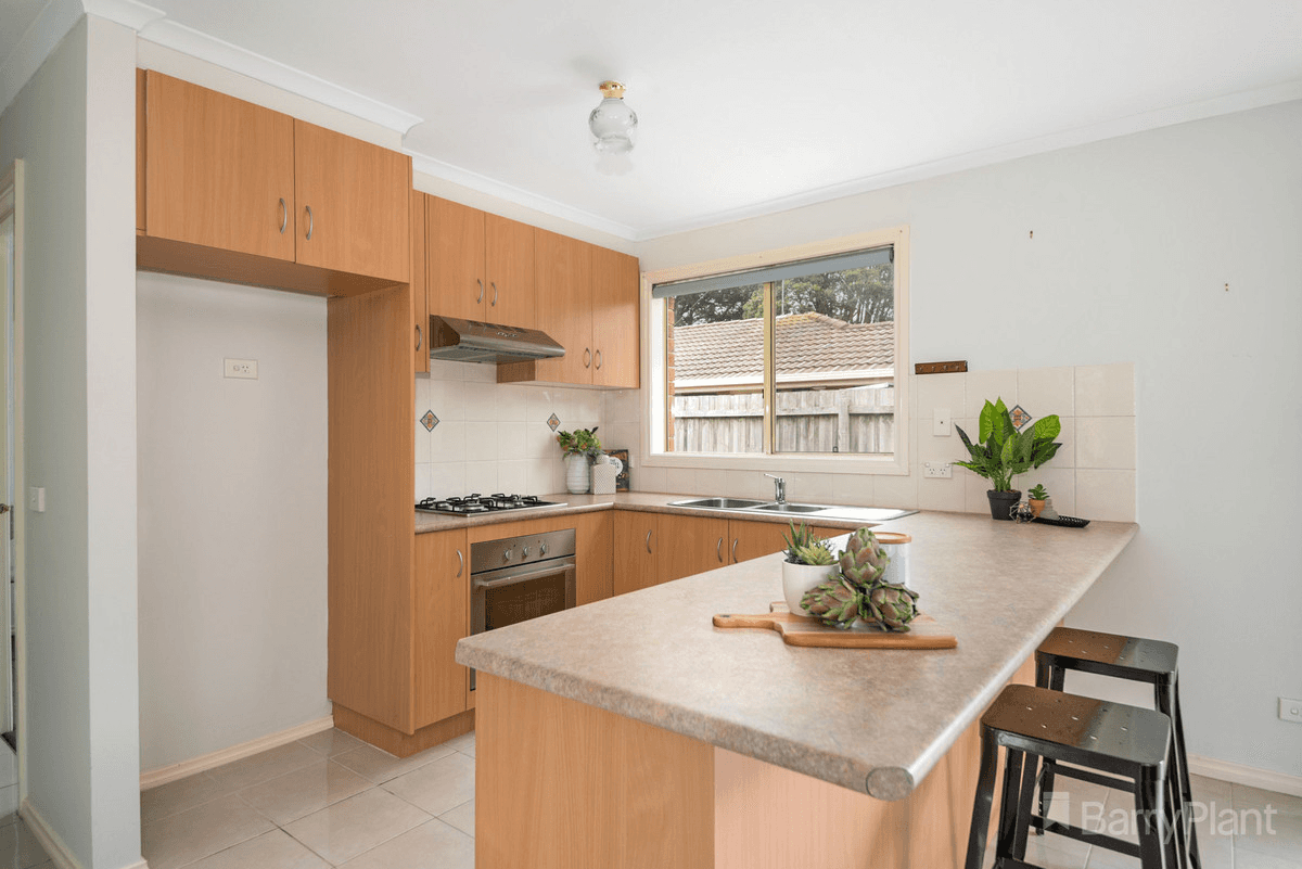 2/11 King Street, Pakenham, VIC 3810