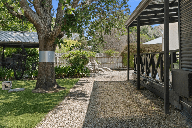 98 Central Springs Road, DAYLESFORD, VIC 3460