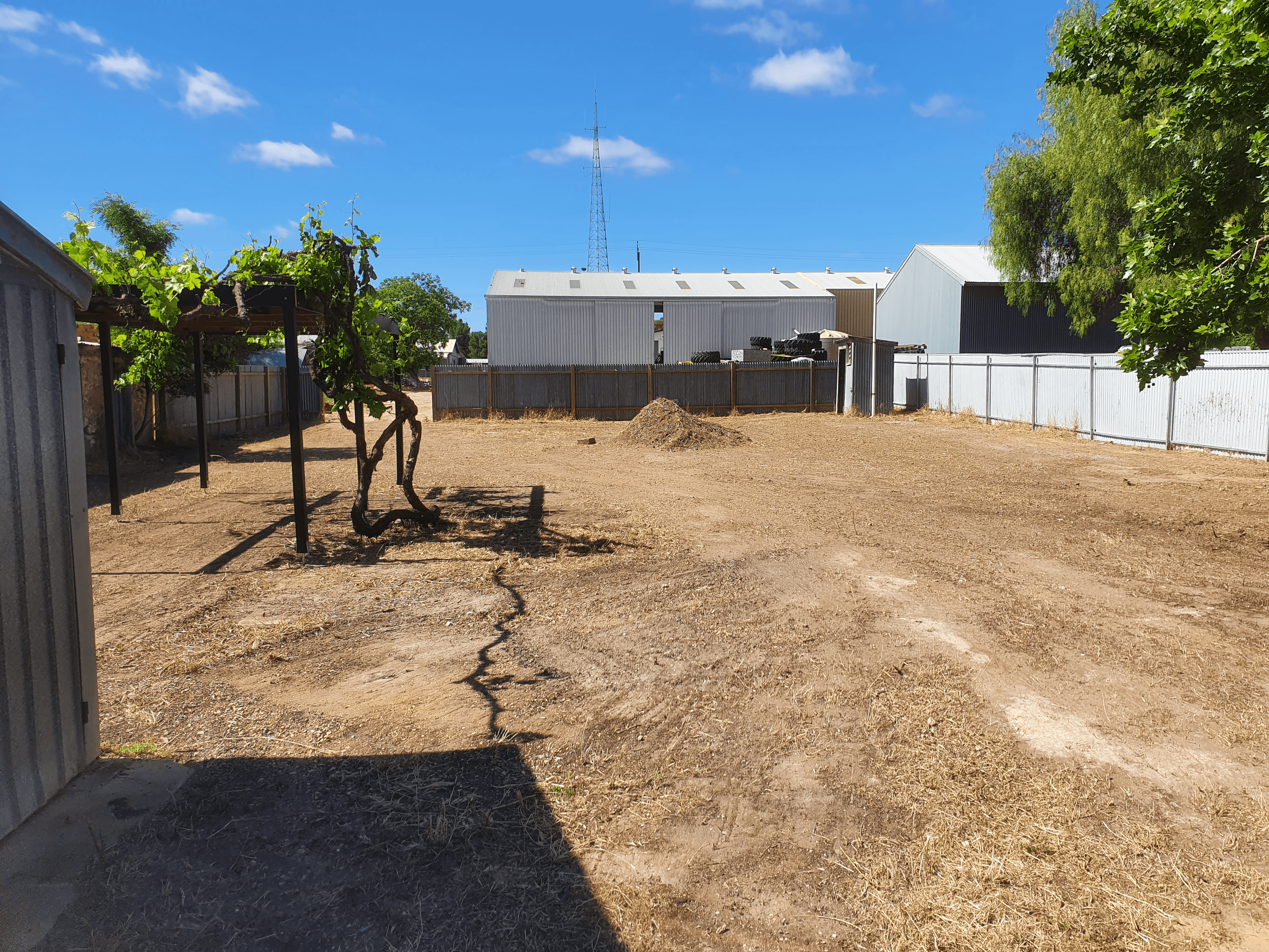 25-28 Railway Tce South, PINNAROO, SA 5304
