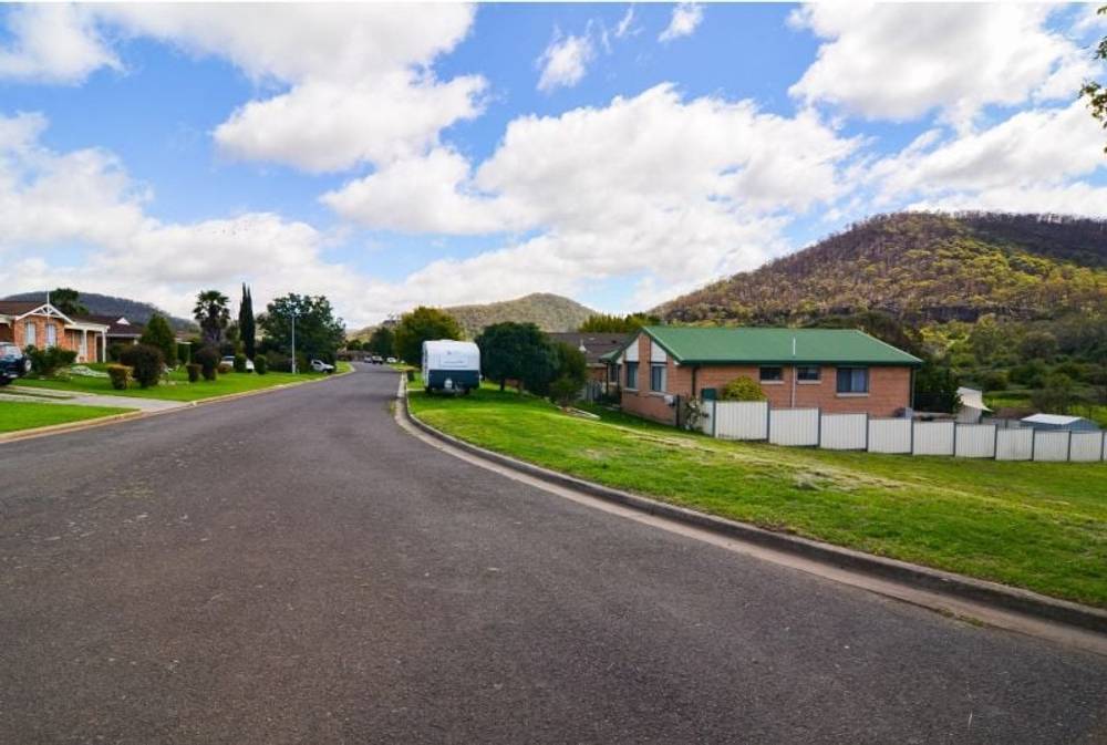 16 Chivers Close, Lithgow, NSW 2790