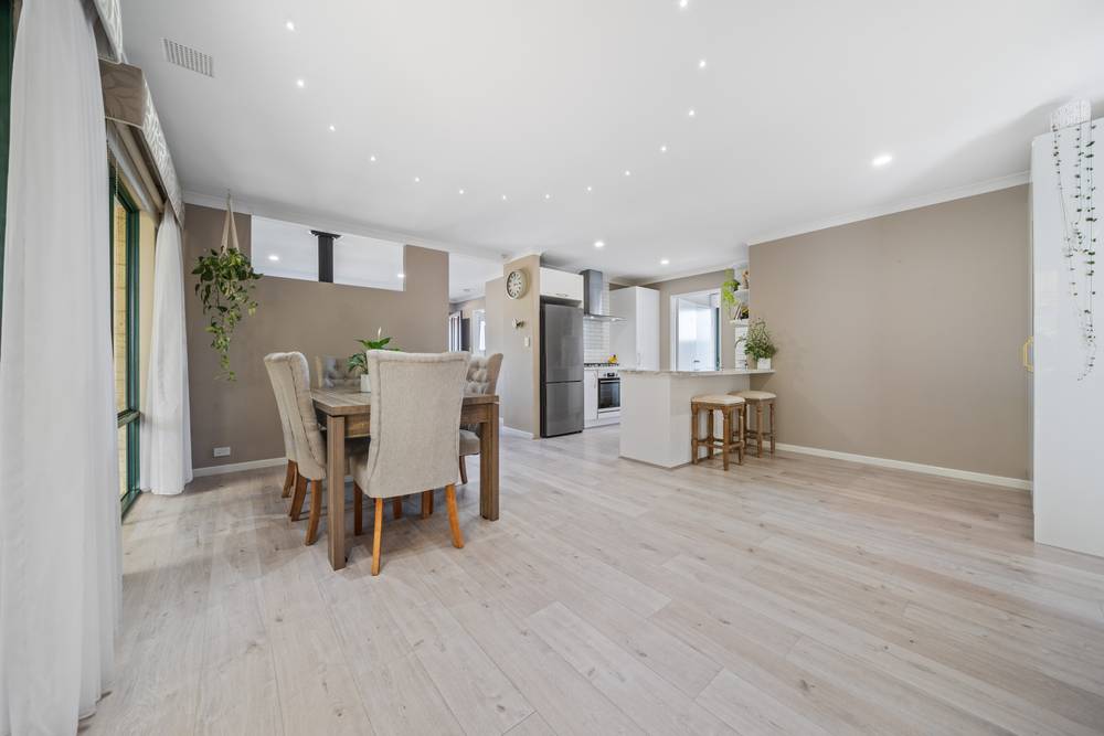 8 Abbey Green Road, Banksia Grove, WA 6031