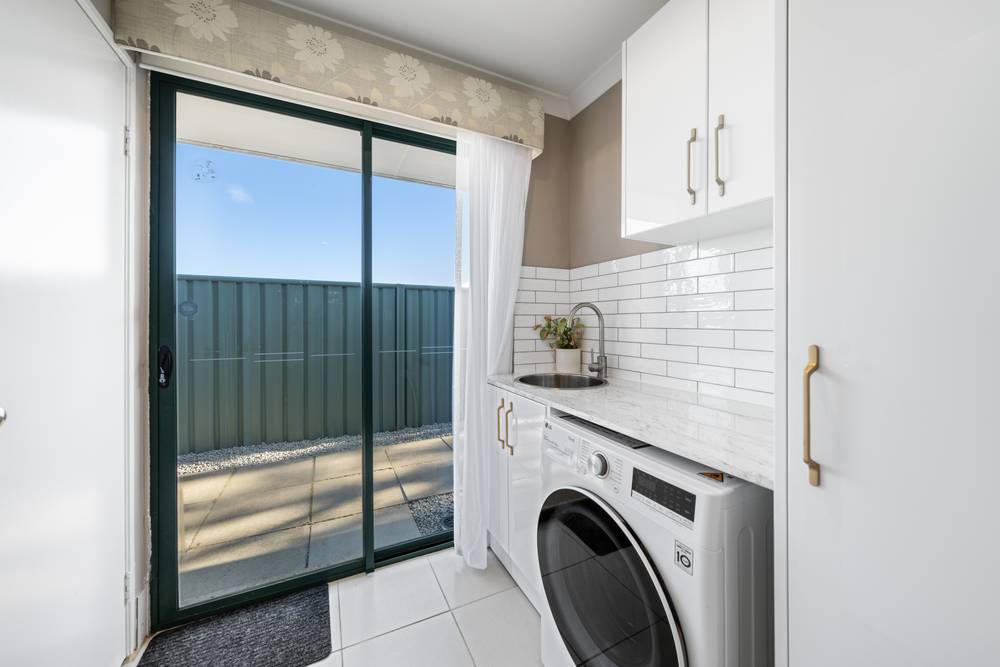 8 Abbey Green Road, Banksia Grove, WA 6031