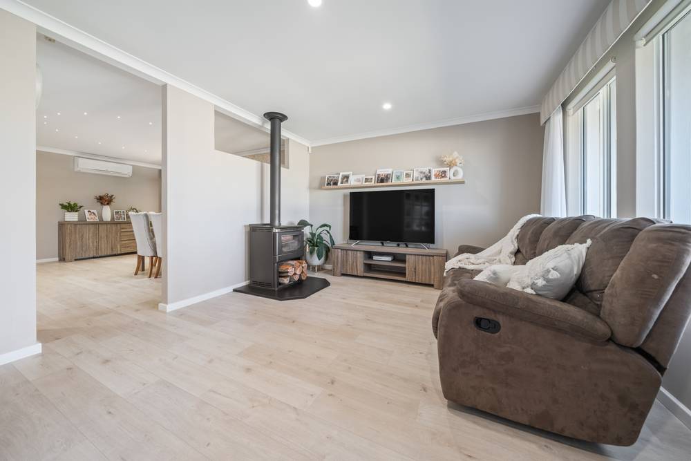8 Abbey Green Road, Banksia Grove, WA 6031