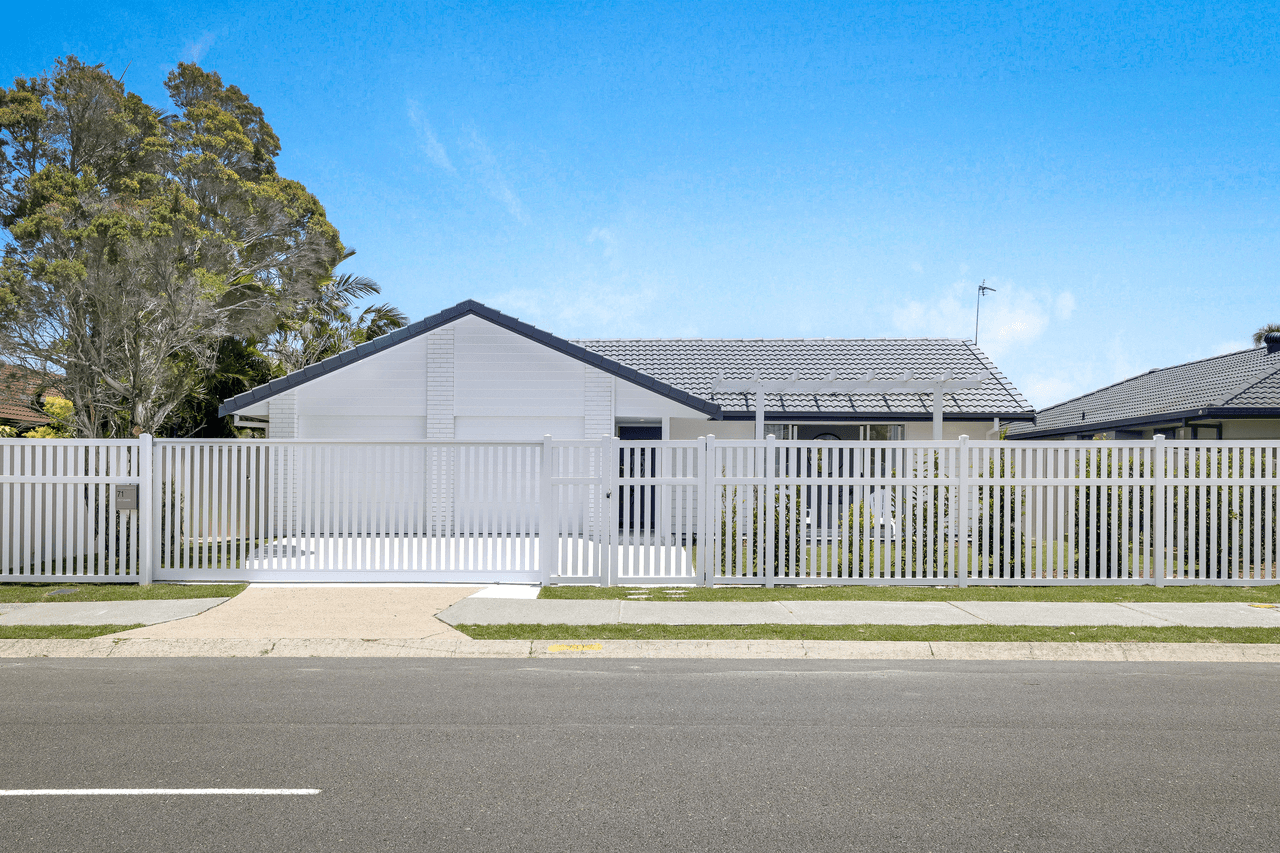 71 Ironbark Street, ELANORA, QLD 4221