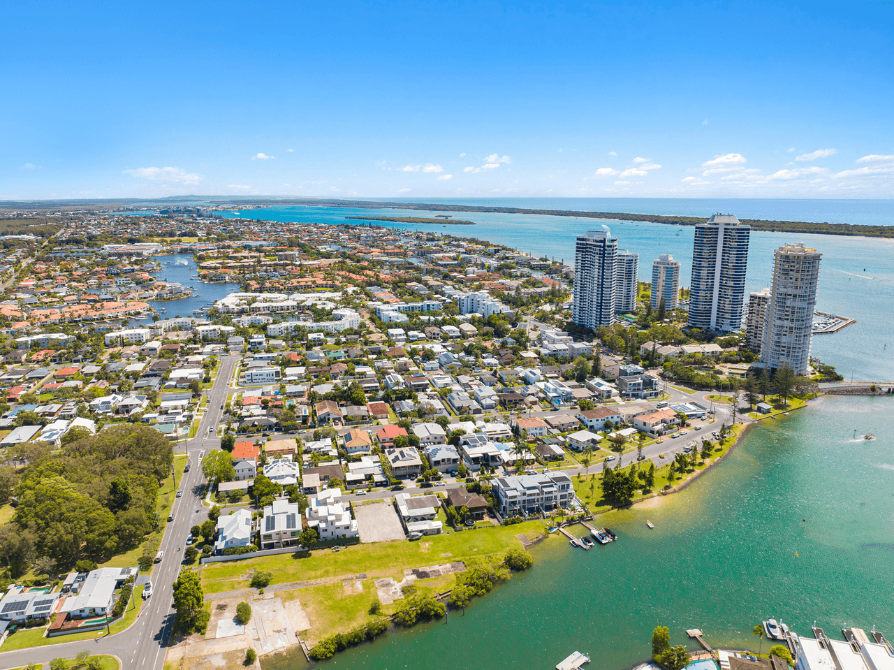 18 Ray Street, RUNAWAY BAY, QLD 4216