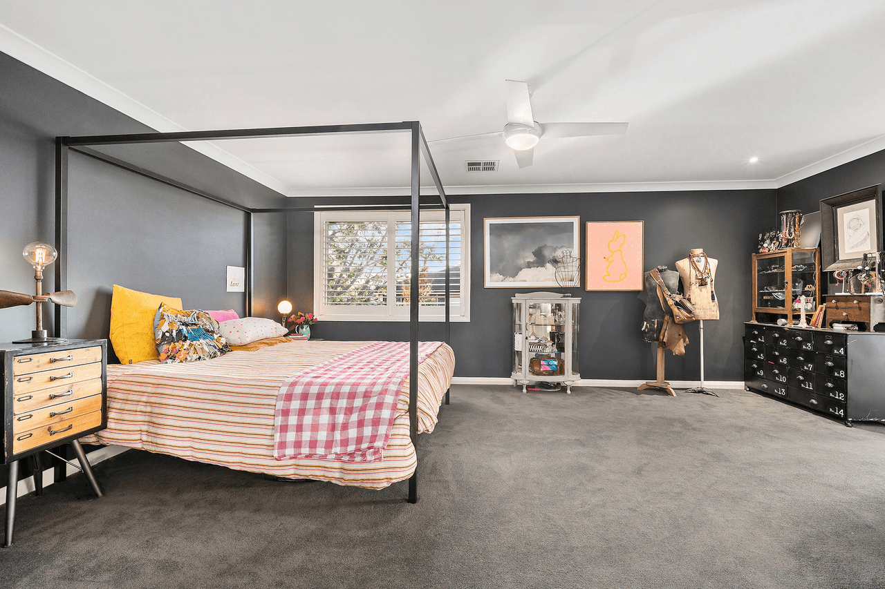 24 Queens Court, Castle Hill, NSW 2154