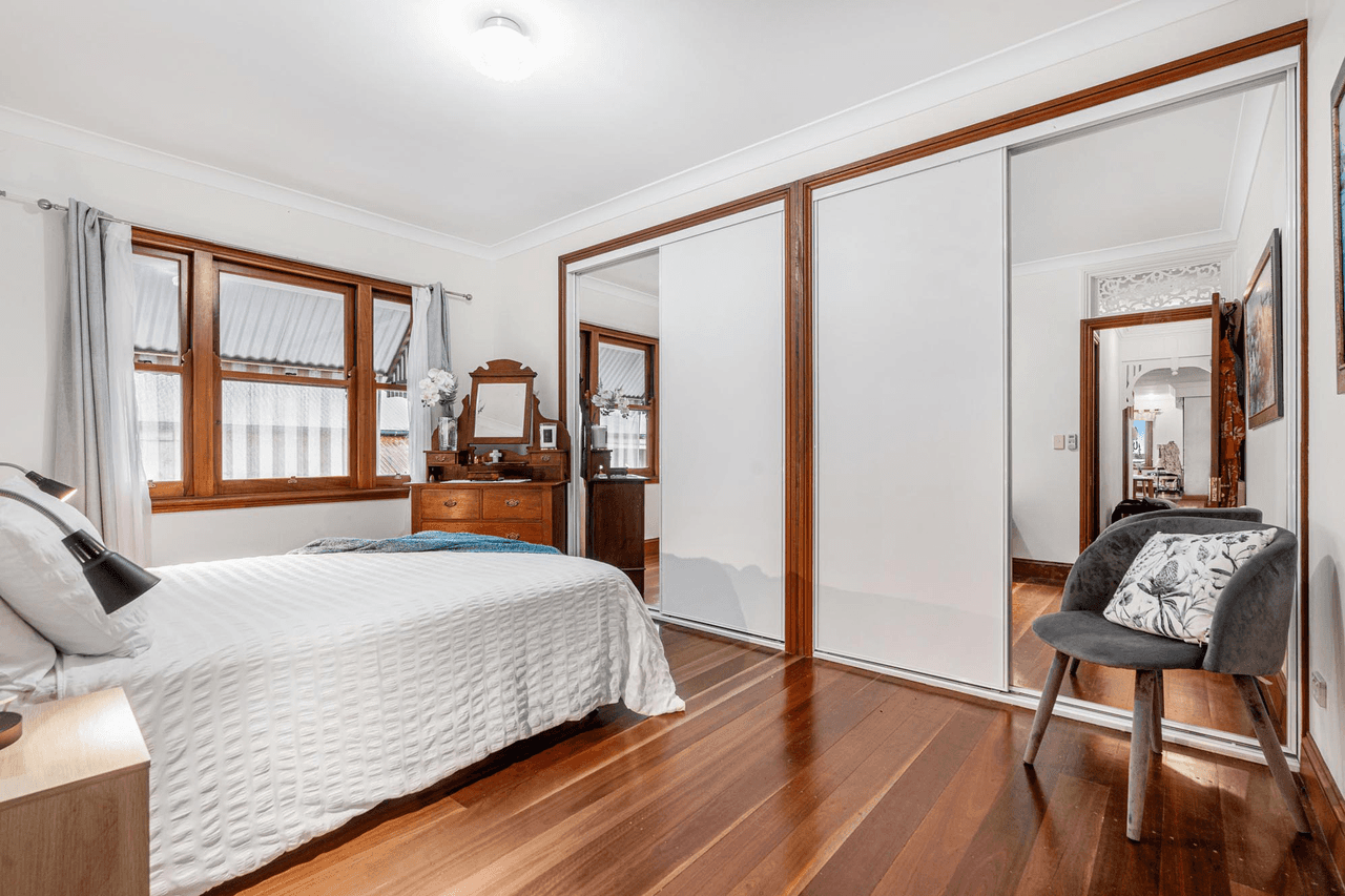 2 of 409 Esplanade, Manly, QLD 4179