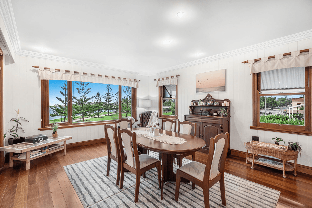 2 of 409 Esplanade, Manly, QLD 4179