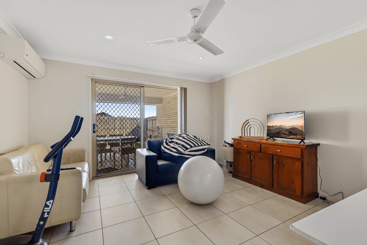 1 & 2/18 Sanctuary Drive, CRANLEY, QLD 4350