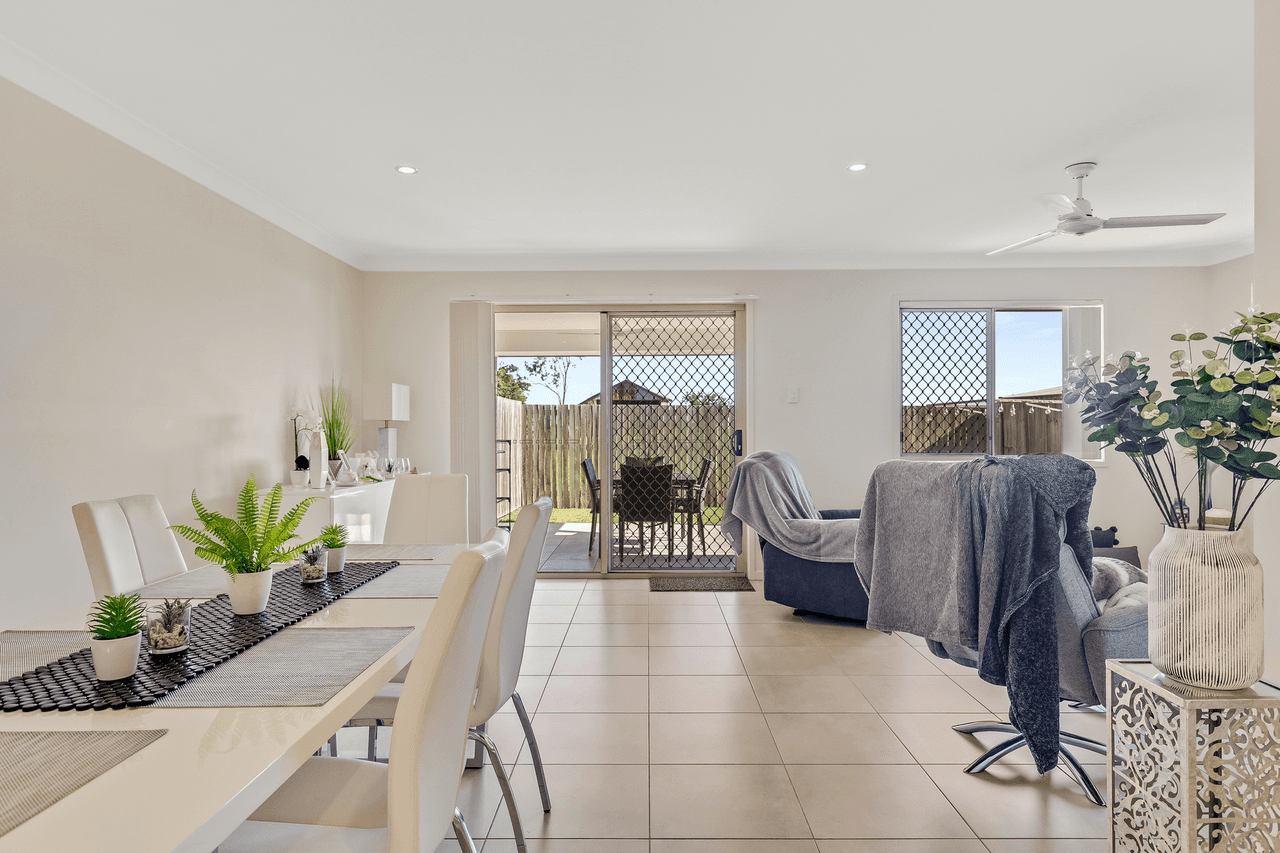 1 & 2/18 Sanctuary Drive, CRANLEY, QLD 4350