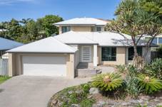 18 Glenoak Avenue, Peregian Springs, QLD 4573