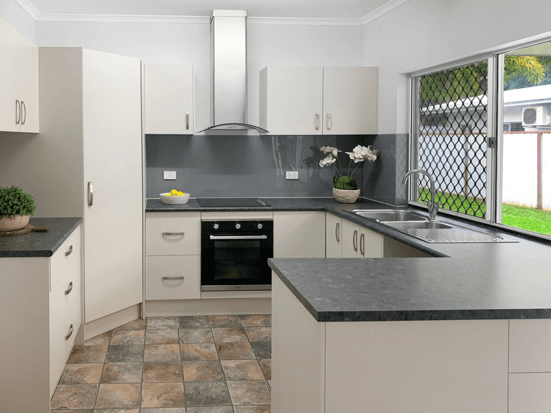 8 Newport Close, Kewarra Beach, QLD 4879