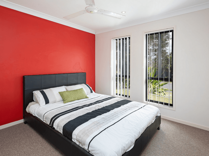 8 Taske Rise, Pacific Pines, QLD 4211