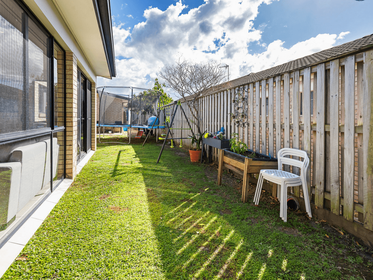 8 Taske Rise, Pacific Pines, QLD 4211