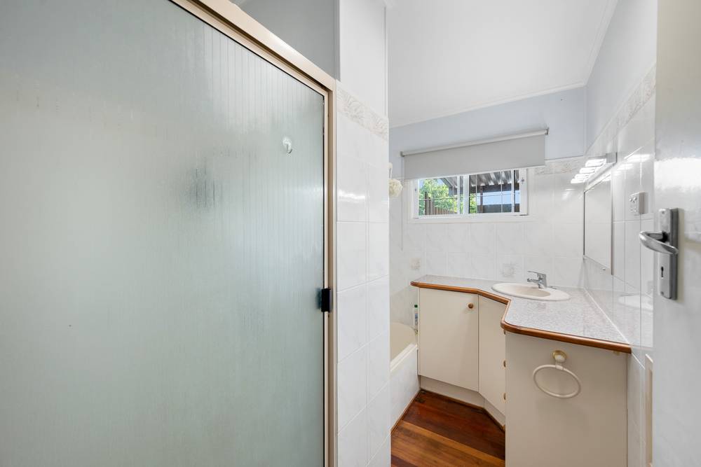 15 Larsen Street, WEST GLADSTONE, QLD 4680