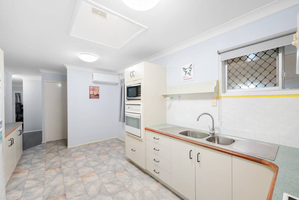 15 Larsen Street, WEST GLADSTONE, QLD 4680