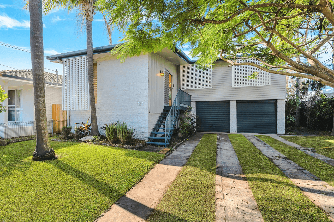 21 Annerley Avenue, RUNAWAY BAY, QLD 4216