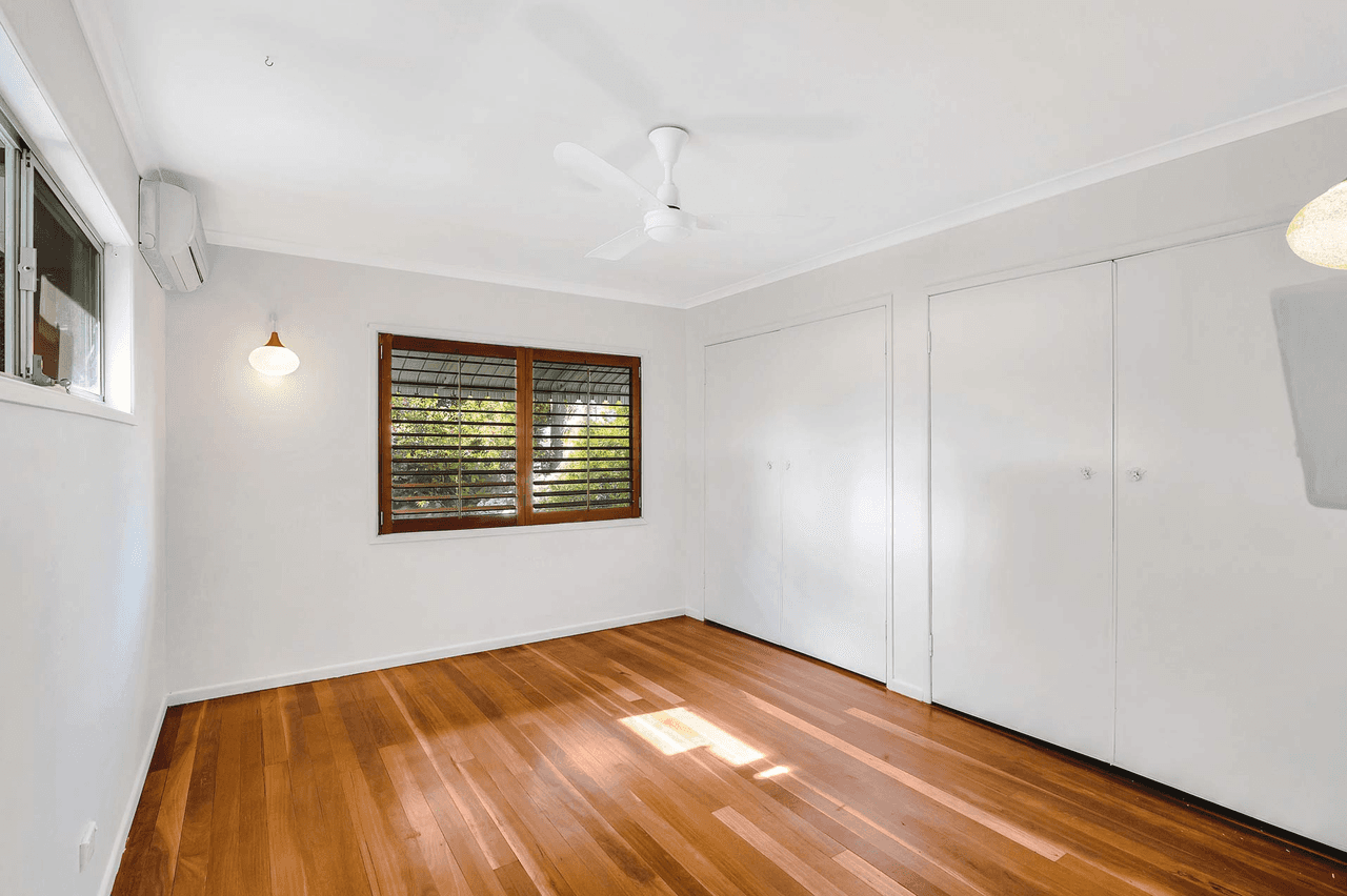 21 Annerley Avenue, RUNAWAY BAY, QLD 4216